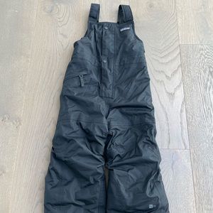 Patagonia Baby Snow Pile Bib (3T)